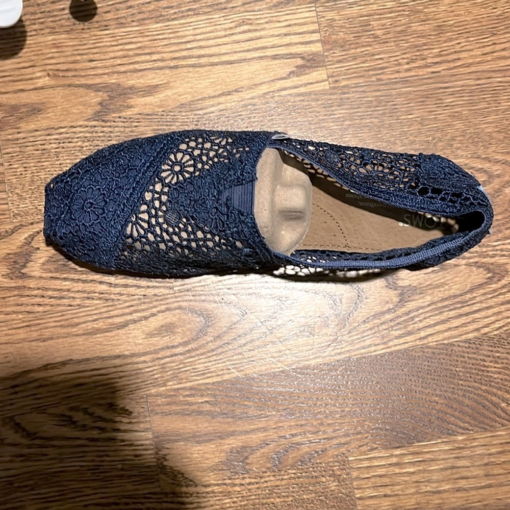NWT:  original TOMS shoes